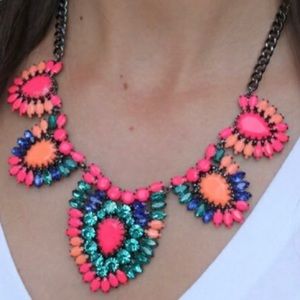 Frida statement necklace